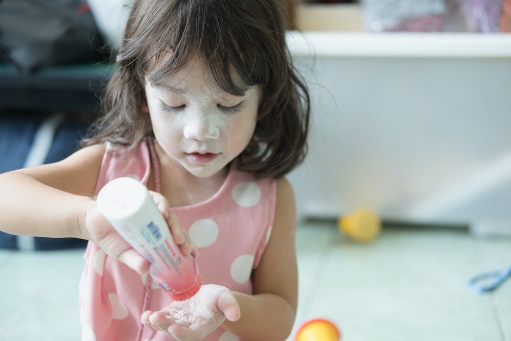 Why Moms Are Abandoning Baby Powder Made From Talc & Cornstarch And What They’re Using Instead.